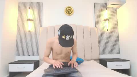Snapshot of stiven_cooper2 chatting on June 13, 12:14 pm stiven_cooper2 online show from June 13, 12:14 pm