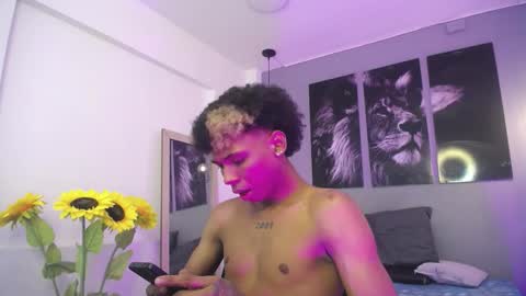 Snapshot of stiven_mcarty chatting on October 6, 7:44 pm Stiven online show from October 6, 7:44 pm