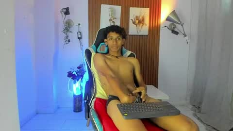 stiven_twink02 online show from April 20, 11:28 pm