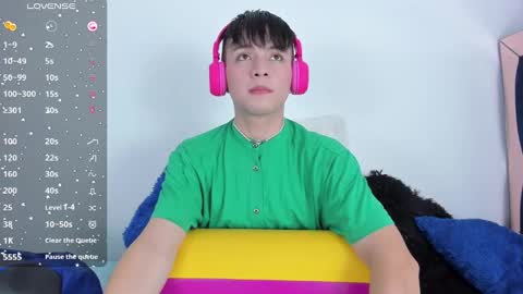 Snapshot of stivenbragam chatting on February 16, 8:55 pm Stiven Bragam online show from February 16, 8:55 pm