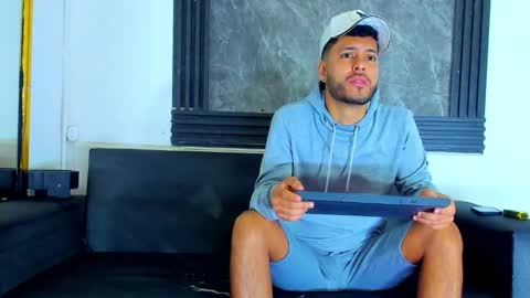 friends online show from February 10, 4:49 am