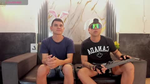 friends online show from April 4, 3:38 am