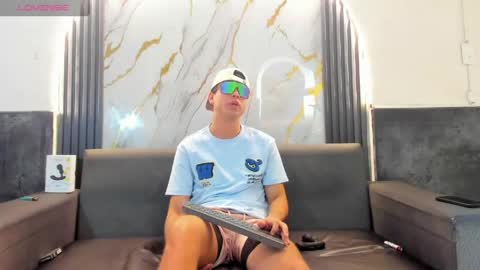 friends online show from April 23, 6:03 am