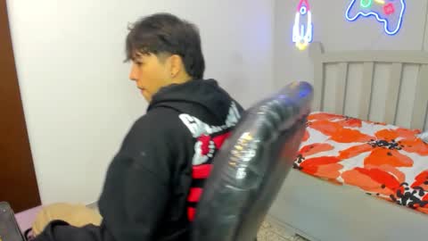 Stiwen online show from October 22, 2:17 pm