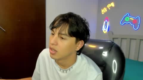 Stiwen online show from November 4, 12:37 pm