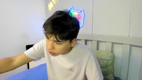 Stiwen online show from November 22, 3:22 pm