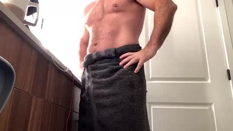 stlhotwifeguy online show from December 5, 2:33 pm