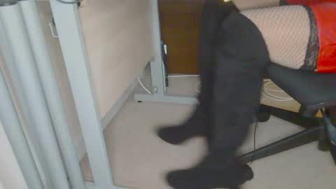 stockings_stockings online show from May 6, 8:41 am