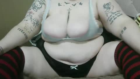 stonedbbw01 online show from January 17, 7:24 am