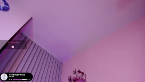 Snapshot of stonned_candy chatting on February 1, 1:12 am Liz online show from February 1, 1:12 am