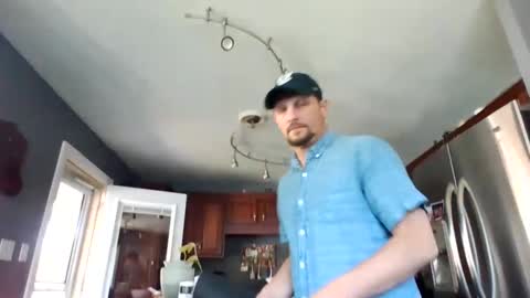 Snapshot of stook4 chatting on September 27, 6:24 pm LifestyleMan313 online show from September 27, 6:24 pm