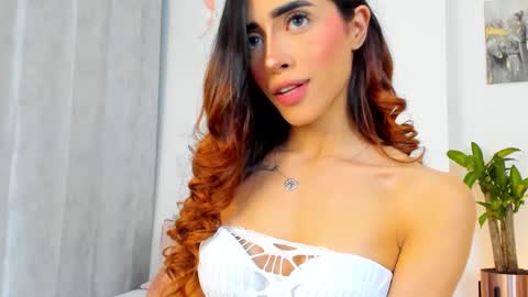 Snapshot of stormirusso chatting on January 11, 2:52 am Mar online show from January 11, 2:52 am