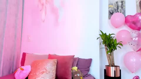 Snapshot of stormirusso chatting on February 3, 2:36 am Mar online show from February 3, 2:36 am