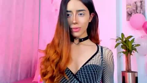 Snapshot of stormirusso chatting on February 5, 2:51 am Mar online show from February 5, 2:51 am