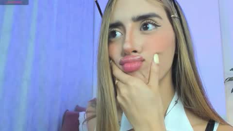 Snapshot of stormirusso chatting on October 1, 2:28 am Mar online show from October 1, 2:28 am