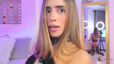 Snapshot of stormirusso chatting on October 5, 1:48 am Mar online show from October 5, 1:48 am