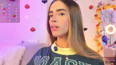 Snapshot of stormirusso chatting on October 30, 1:07 am Mar online show from October 30, 1:07 am