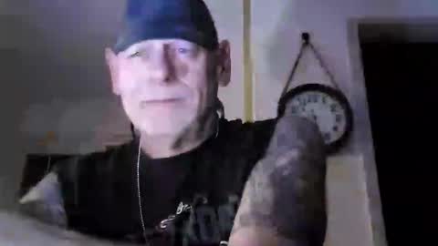 stormynorm14 online show from October 18, 2:25 am