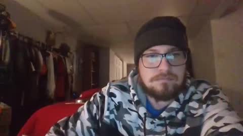 Snapshot of stout0818 chatting on February 10, 7:56 am stout0818 online show from February 10, 7:56 am