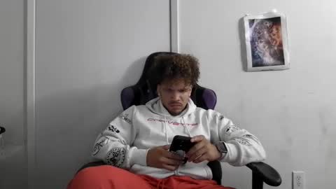 Snapshot of str8dj chatting on September 18, 4:14 am Dj online show from September 18, 4:14 am