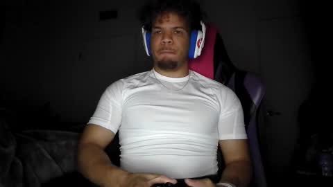 Snapshot of str8dj chatting on October 5, 7:07 am Dj online show from October 5, 7:07 am