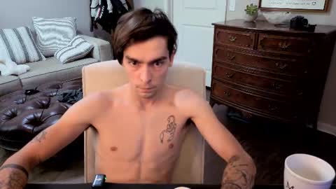 Snapshot of str8whiteboy21 chatting on June 24, 2:16 pm str8whiteboy21 online show from June 24, 2:16 pm