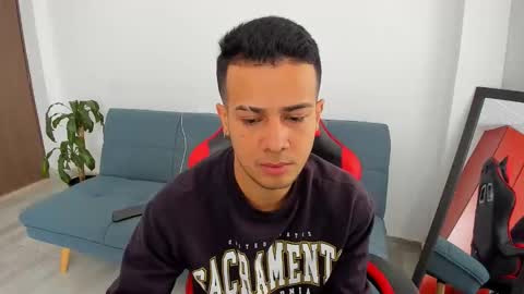 straight_boys_hornys online show from March 22, 1:36 pm