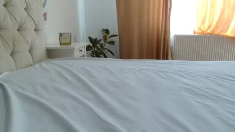 Snapshot of straight_curiouscock chatting on February 24, 8:49 am Vivian online show from February 24, 8:49 am