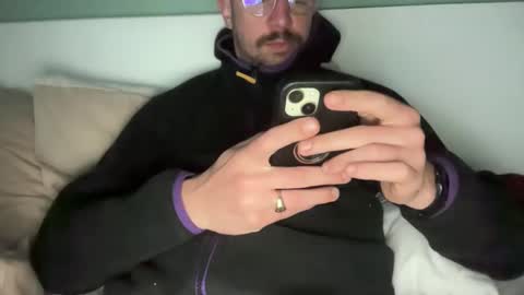 straightfirelotus69420_ online show from April 22, 9:11 am