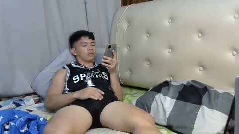 Snapshot of straightguy_asian chatting on February 20, 3:23 am DODONG online show from February 20, 3:23 am