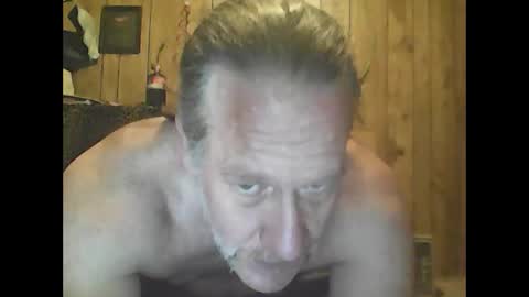 straightmaletouse online show from May 13, 9:39 am