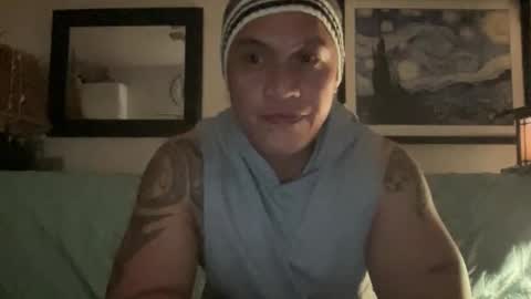 straightsurfer808 online show from November 6, 8:04 am