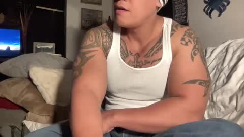 straightsurfer808 online show from November 8, 10:26 am