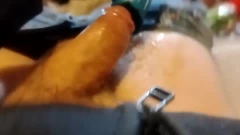 Snapshot of straighttoy chatting on March 10, 11:21 am straighttoy online show from March 10, 11:21 am