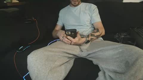 Snapshot of straitpipermann22 chatting on October 31, 6:14 am straitpipermann22 online show from October 31, 6:14 am