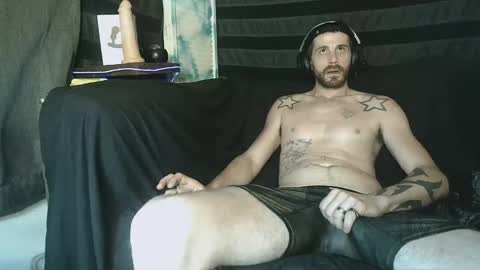 Snapshot of straitpipermann22 chatting on November 12, 3:45 pm straitpipermann22 online show from November 12, 3:45 pm