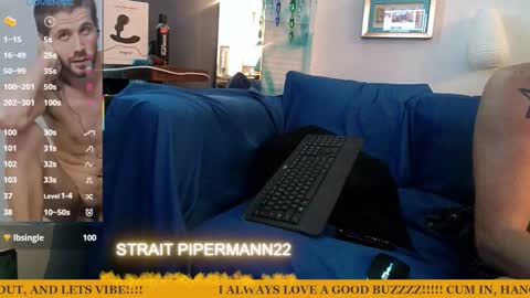 Snapshot of straitpipermann22 chatting on December 13, 7:53 pm straitpipermann22 online show from December 13, 7:53 pm
