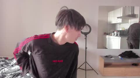 Snapshot of stralght_twinks chatting on June 1, 9:55 am Ray online show from June 1, 9:55 am
