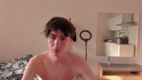Snapshot of stralght_twinks chatting on June 6, 4:12 pm Ray online show from June 6, 4:12 pm