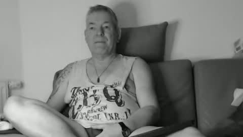 Snapshot of stranger1966 chatting on February 18, 5:58 am Stranger online show from February 18, 5:58 am