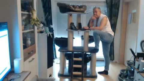 Snapshot of stranger1966 chatting on March 4, 7:47 am Stranger online show from March 4, 7:47 am