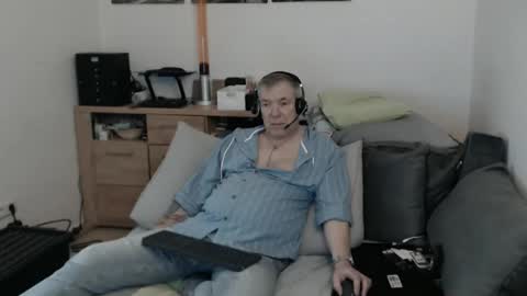 Snapshot of stranger1966 chatting on March 9, 11:36 am Stranger online show from March 9, 11:36 am