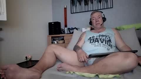 Snapshot of stranger1966 chatting on June 1, 9:27 pm Stranger online show from June 1, 9:27 pm