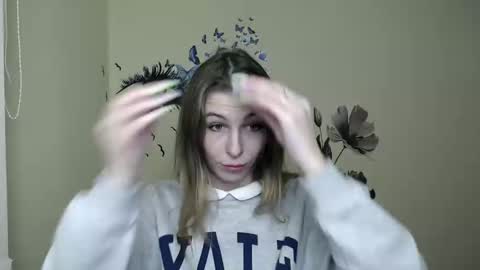 Amalia online show from December 8, 1:14 pm