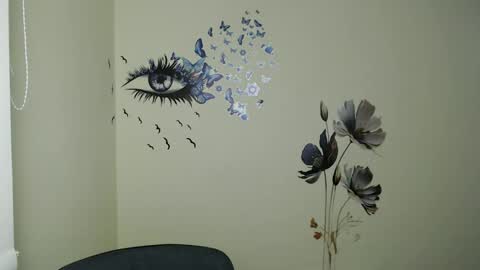 Amalia online show from December 10, 4:49 pm