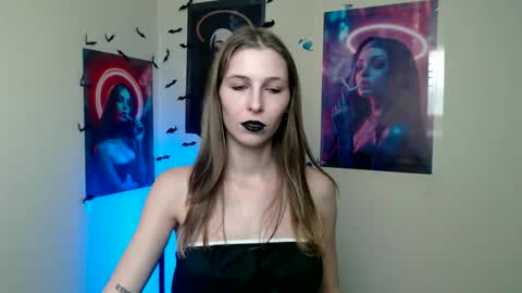 Amalia online show from October 31, 1:23 pm