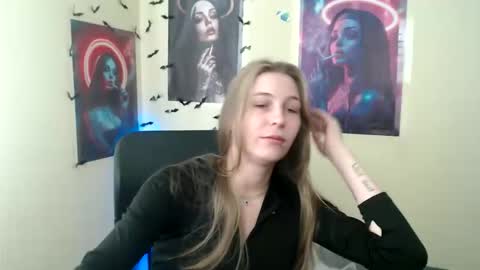 Snapshot of stranger_giirl chatting on April 30, 7:04 am Amalia online show from April 30, 7:04 am