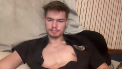 stratman301 online show from November 18, 12:49 am