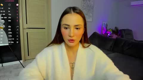 Laura online show from October 24, 4:53 am