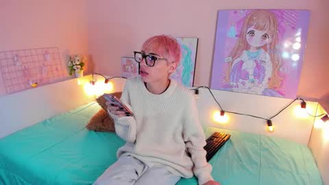 strawberry_kitty_ online show from November 10, 3:27 am